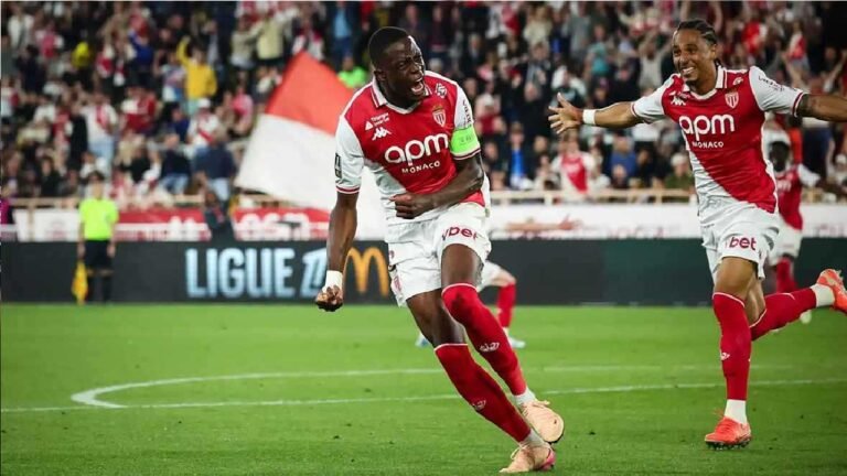 موناكو ينفي موافقته على بيع دينيس للأهلي