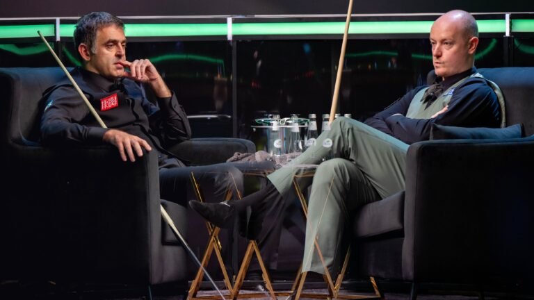 الإنجليزي “روني” يحقق رقمًا قياسيًا ويتأهل لملاقاة “روبرتسون” في نهائي بطولة الماسترز للسنوكر .. صور