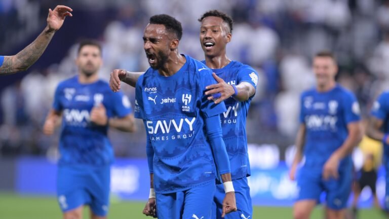 الهلال يهزم الرياض بثنائية في دوري روشن .. صور وتغطية