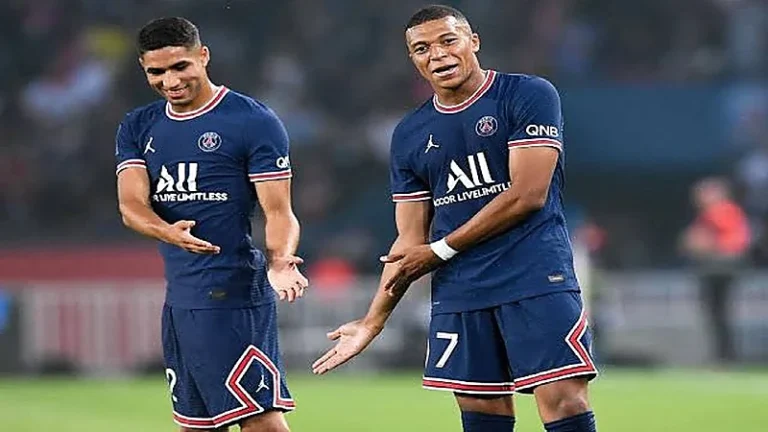 حكيمي يستبعد مبابي من تشكيلته المثالية ويضعه على دكة البدلاء