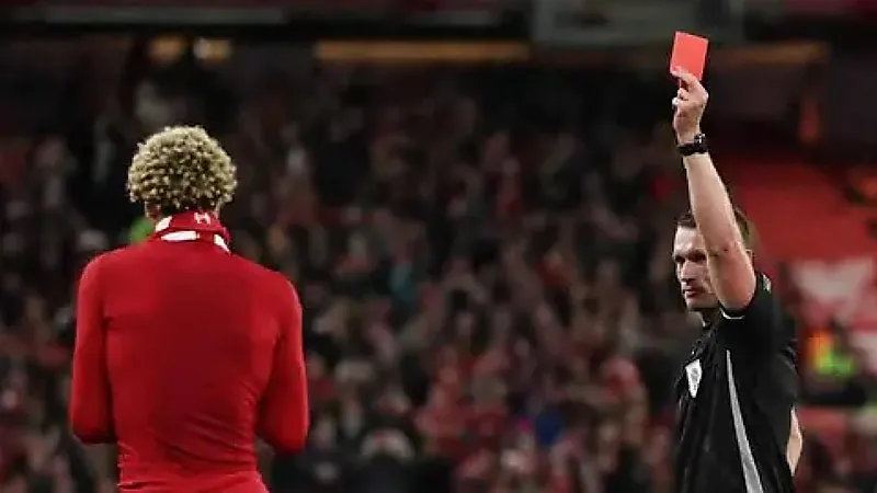 هوغو إكيتيكي يتلقى أغرب طرد خلال مسيرته.. تغطية