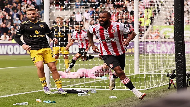 برينتفورد يهزم مانشستر يونايتد بثلاثية