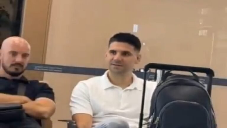 ميتروفيتش يغادر إلى صربيا برفقة مدربه .. تغطية