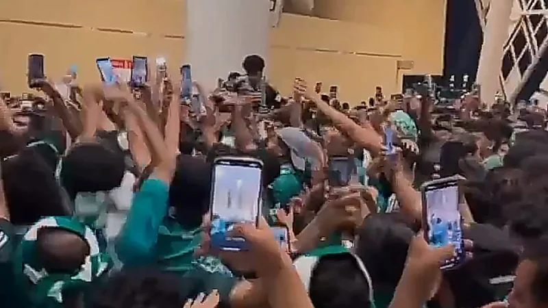 جماهير الأهلي بعد الفوز الآسيوي: هاتوا الهلالي  ..  تغطية