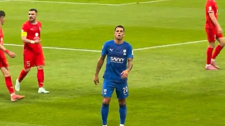 لحظة إصابة كانسيلو في لقاء الدحيل .. تغطية