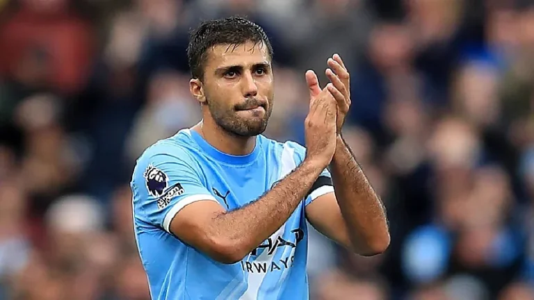 جوارديولا: سنحسم موقف رودري قبل مواجهة أرسنال