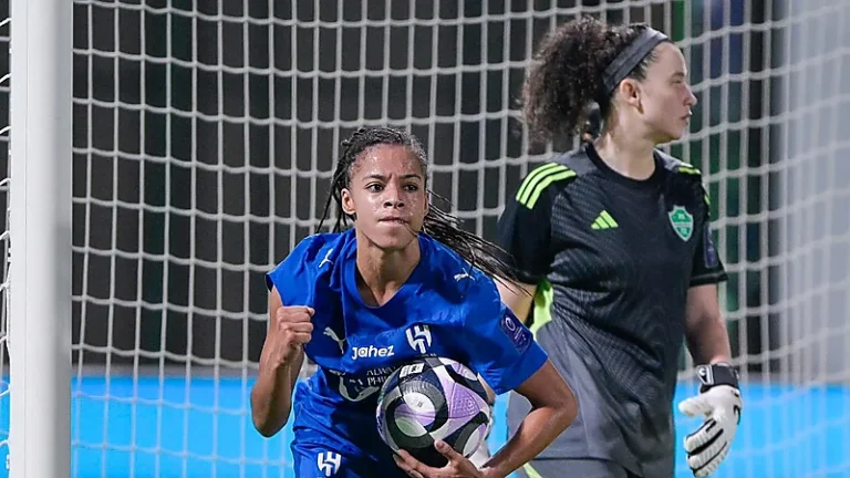 الهلال يحسم الكلاسيكو أمام الأهلي