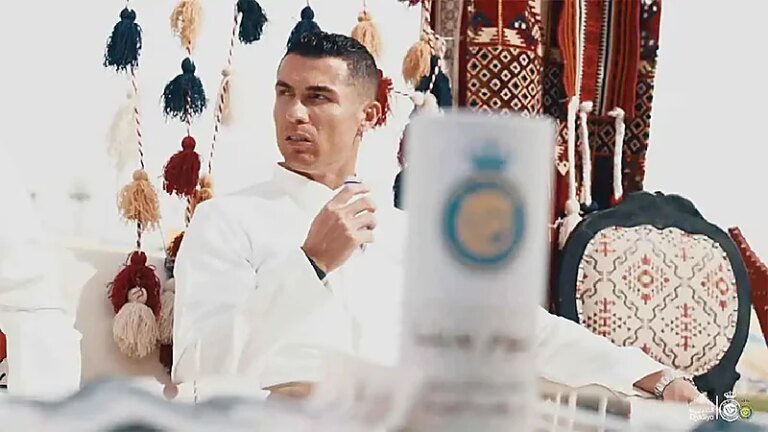 رونالدو يخطف الأنظار باحتفاله باليوم الوطني .. تغطية