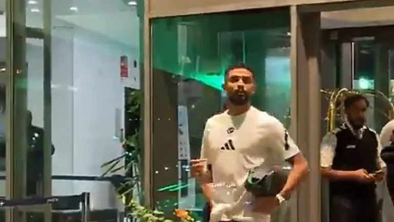 عبدالإله العمري يستقبل جماهير النصر بالقبلات .. تغطية