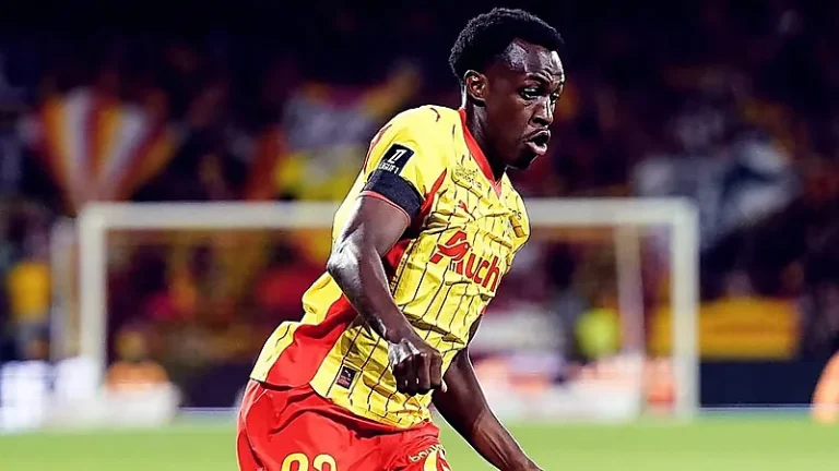 الهلال يفتح الباب أمام عودة سعود عبدالحميد