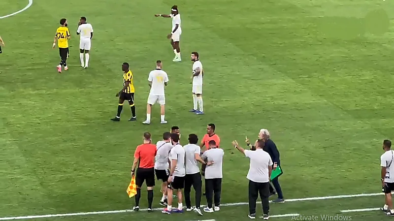 لحظة غضب جيسوس في لقاء النصر والاتحاد .. تغطية