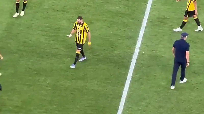 بنزيما يظهر غاضباً بعد خسارة الاتحاد أمام النصر  .. تغطية