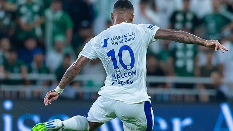 مالكوم يرافق بعثة الهلال إلى أوزباكستان