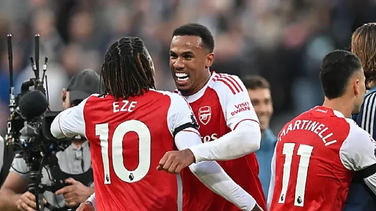 أرسنال ينتزع الفوز من نيوكاسل بثنائية