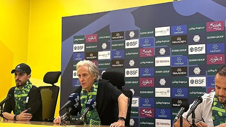 جيسوس يعلق على صافرات جماهير النصر ضد العمري