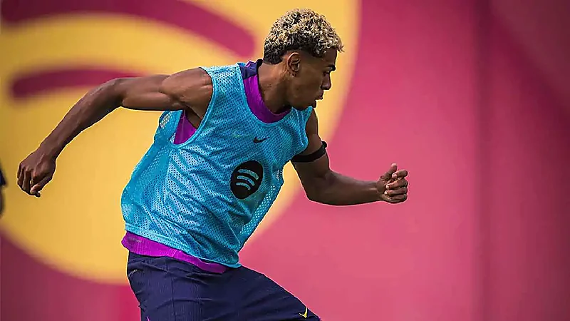 فليك يعلن جاهزية يامال لمواجهة ريال سوسيداد