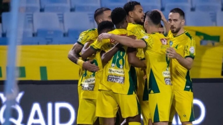 الخليج يمطر شباك الرياض برباعية