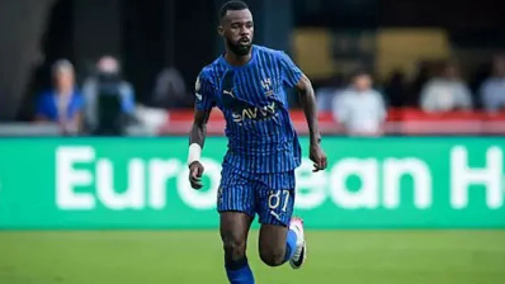 تمبكتي يجدد عقده مع الهلال لمدة 3 سنوات