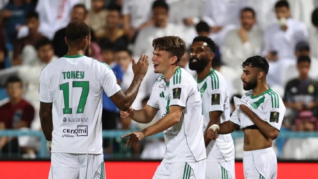 الأهلي يفوز على الباطن بثلاثية ويتأهل لربع نهائي كأس الملك