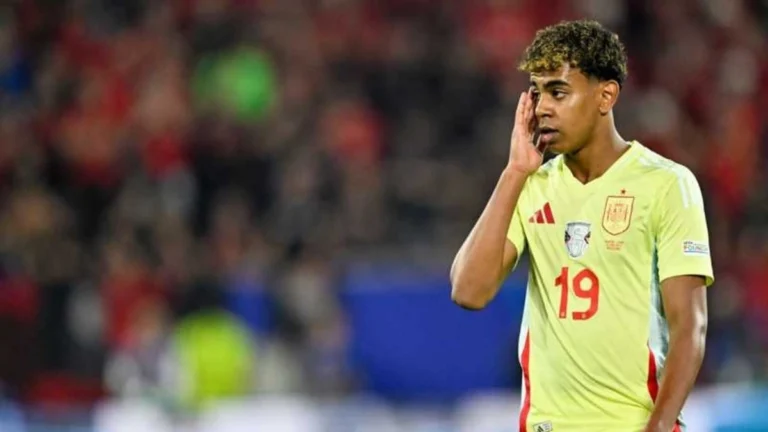 مدرب إسبانيا يعوض غياب لامين يامال بلاعب غير متوقع