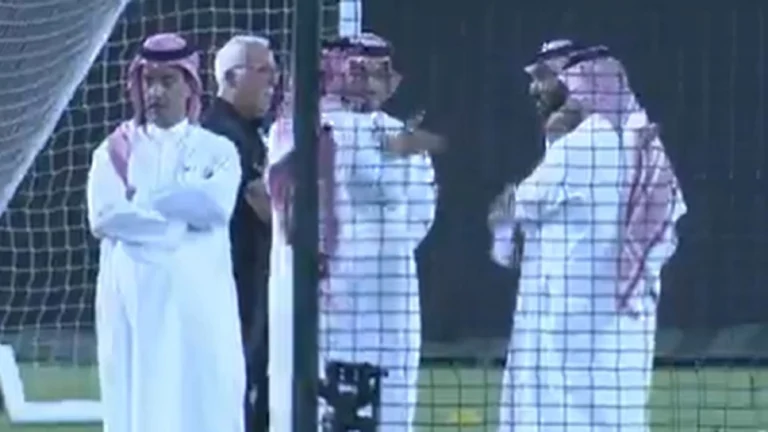 وزير الرياضة يحضر تدريبات المنتخب الوطني.. تغطية