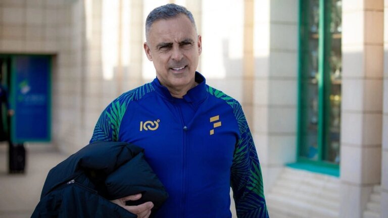 الفتح يحسم الجدل حول مستقبل مدربه غوميز