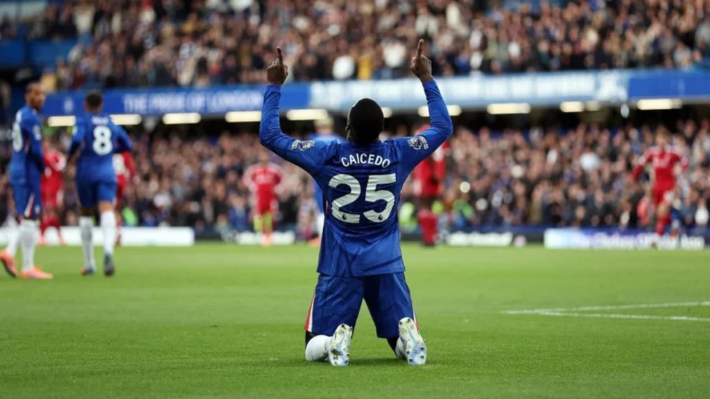 ليفربول يسقط أمام تشيلسي ويخسر صدارة الدوري الإنجليزي