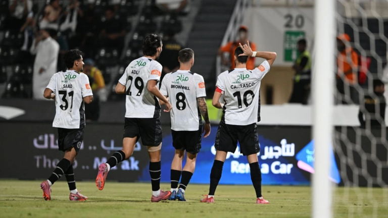 التعادل الإيجابي يحسم مواجهة الشباب وضمك