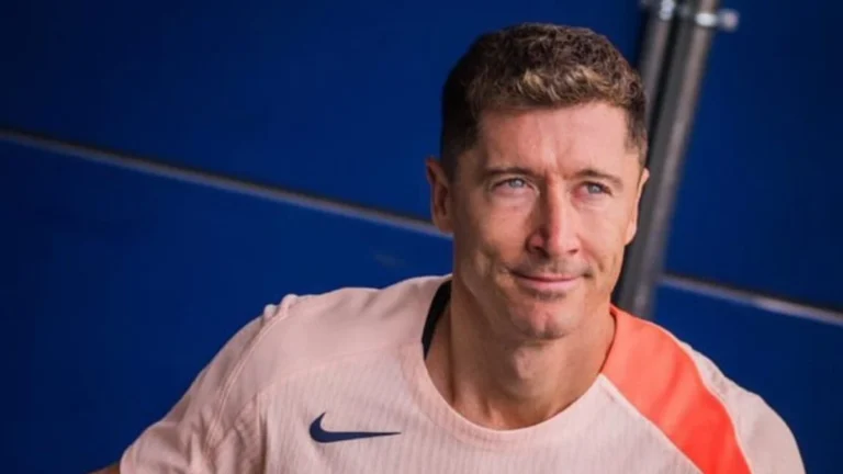 وكيل ليفاندوفسكي يحسم الجدل: لا مفاوضات مع أندية روشن حتى الآن