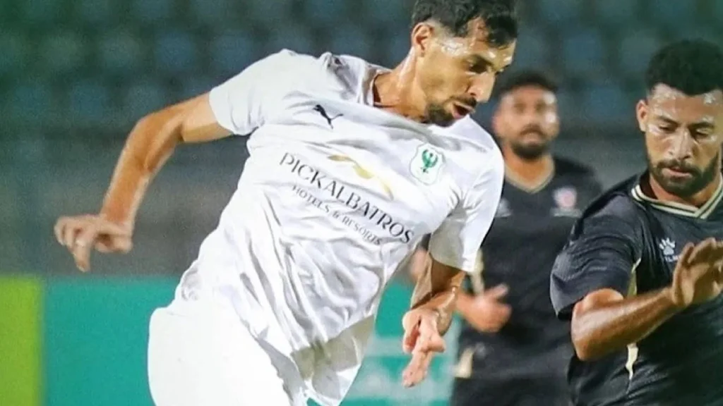 المصري يهزم البنك الأهلي ويتصدر الدوري
