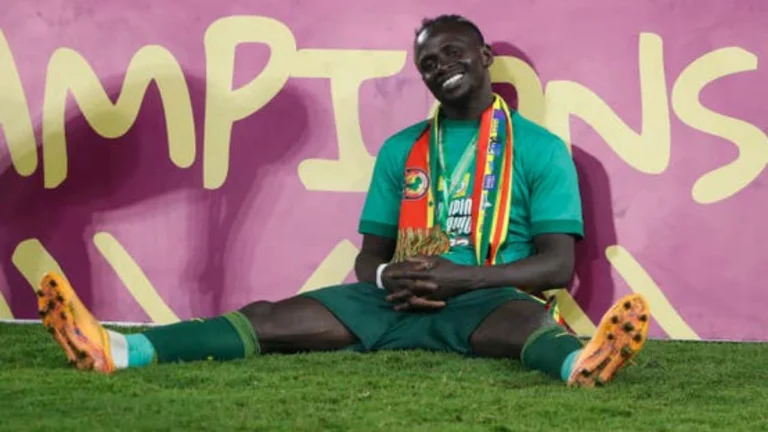 تصرف ماني يسرق الأضواء خلال فوز السنغال الساحق