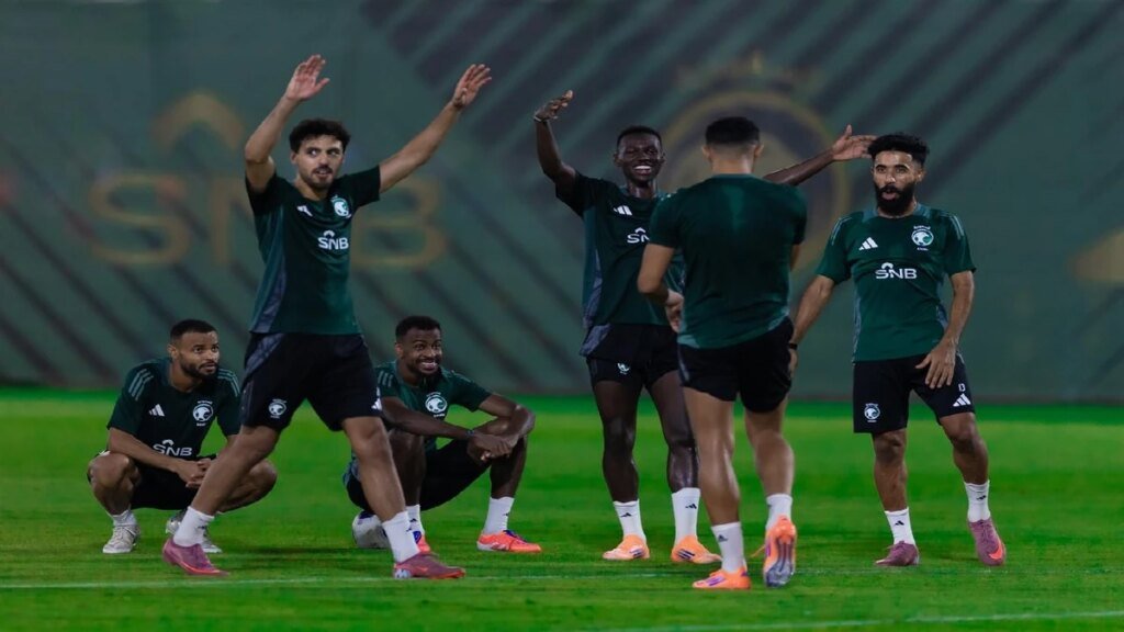 الأخضر يواصل استعداداته لمواجهة العراق