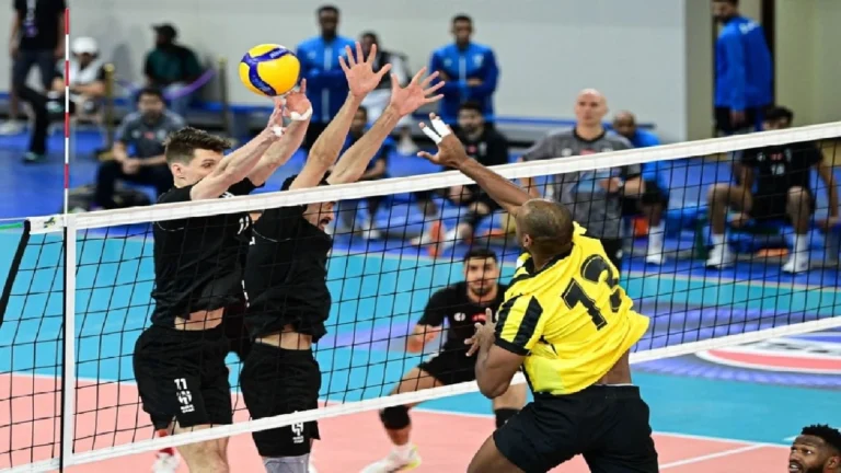 نهائي مرتقب بين الهلال والأهلي في كأس الطائرة