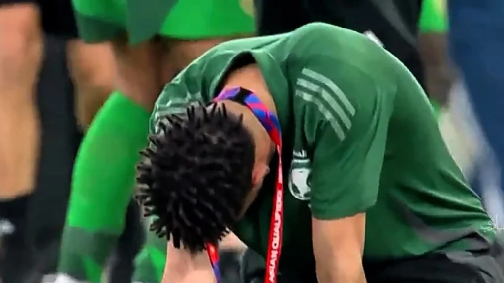 بكاء عبدالرحمن العبود عقب التأهل للمونديال .. تغطية