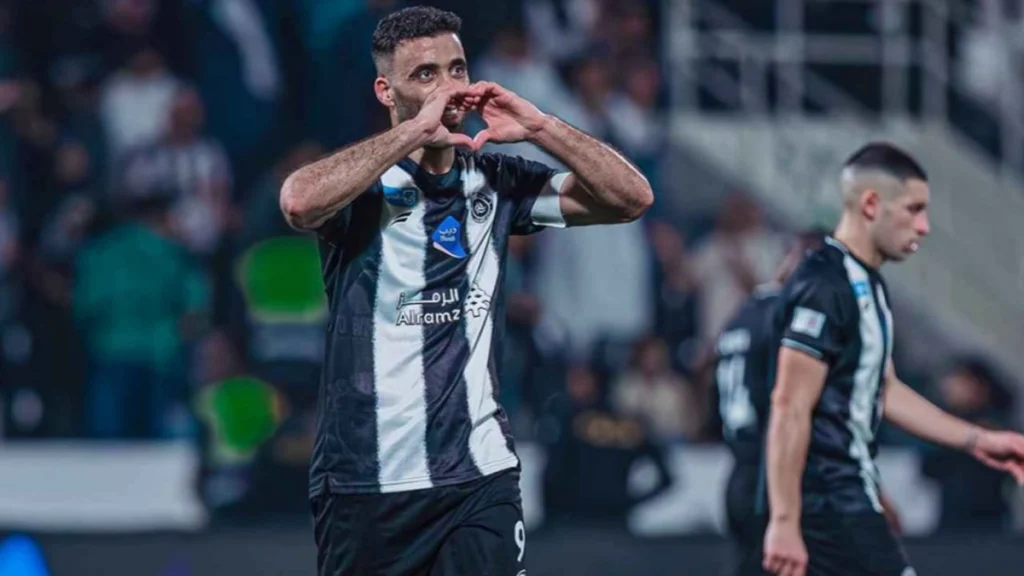 حمد الله يخضع لجلسة علاج بالبلازما في دبي تمهيدًا لعودته للشباب