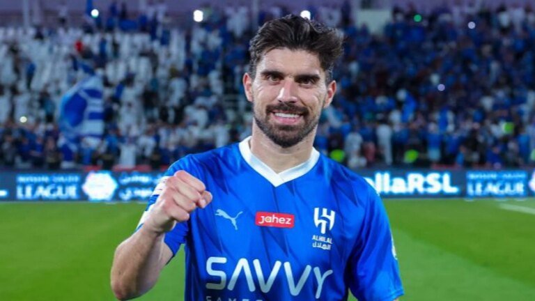 نيفيز يحصد جائزة رجل المباراة أمام الاتحاد