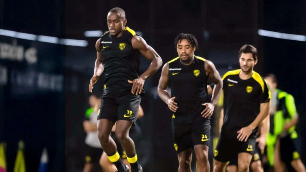 عودة فيرنانديز تعزز صفوف الاتحاد قبل مواجهة النصر في كأس الملك