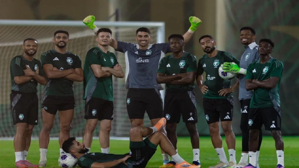 الأخضر يواصل استعداداته لمواجهة العراق