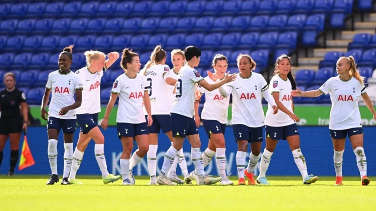 لاعبات توتنهام يكسرن القاعدة ويواجهن العنصرية بطريقتهن الخاصة