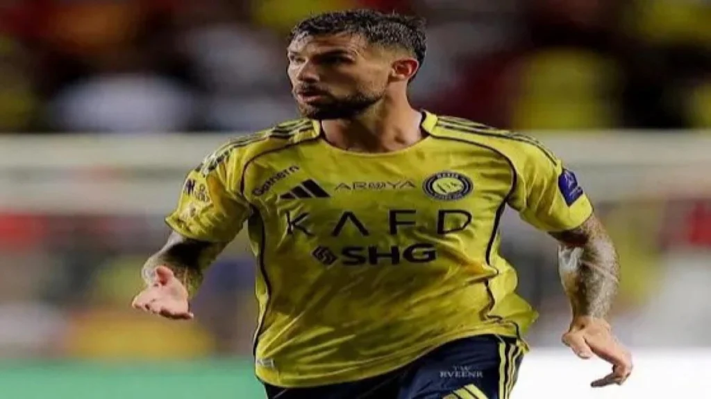 إنيغو مارتينيز يتحدث عن لحظة استقبال رونالدو له في النصر.. تغطية