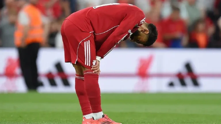 غضب جماهيري ضد محمد صلاح: أناني وبائس
