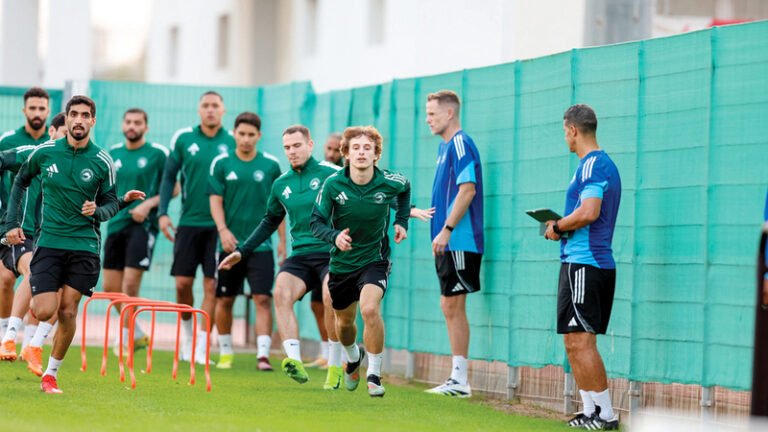 الشارقة يواجه الهلال بـ «سيناريو الأهلي».. والوحدة يُقابل الغرافة بلا ضغوط