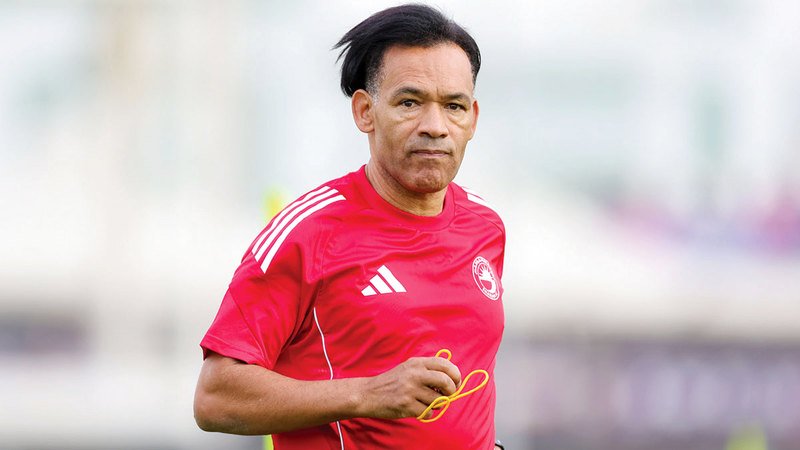 مورايس: بالصبر والاستمرارية سيعود الشارقة أقوى