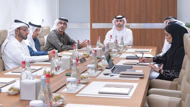 منصور بن محمد يطّلع على جاهزية تنظيم «القمة العالمية للرياضة»