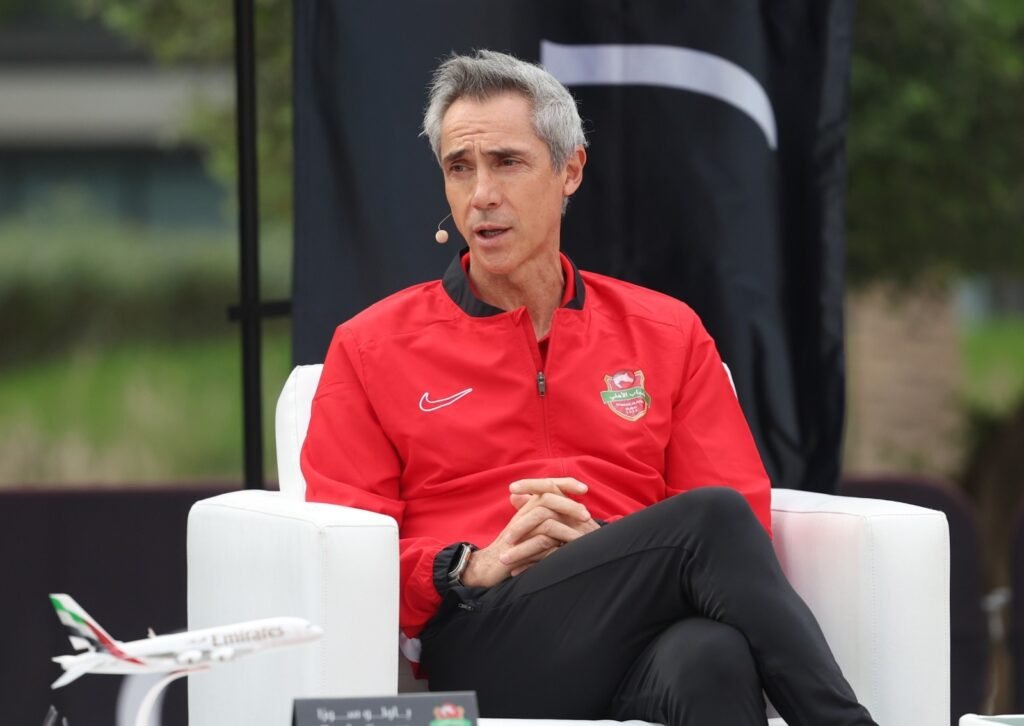 باولو سوزا: جئت إلى شباب الأهلي من أجل الفوز بالألقاب