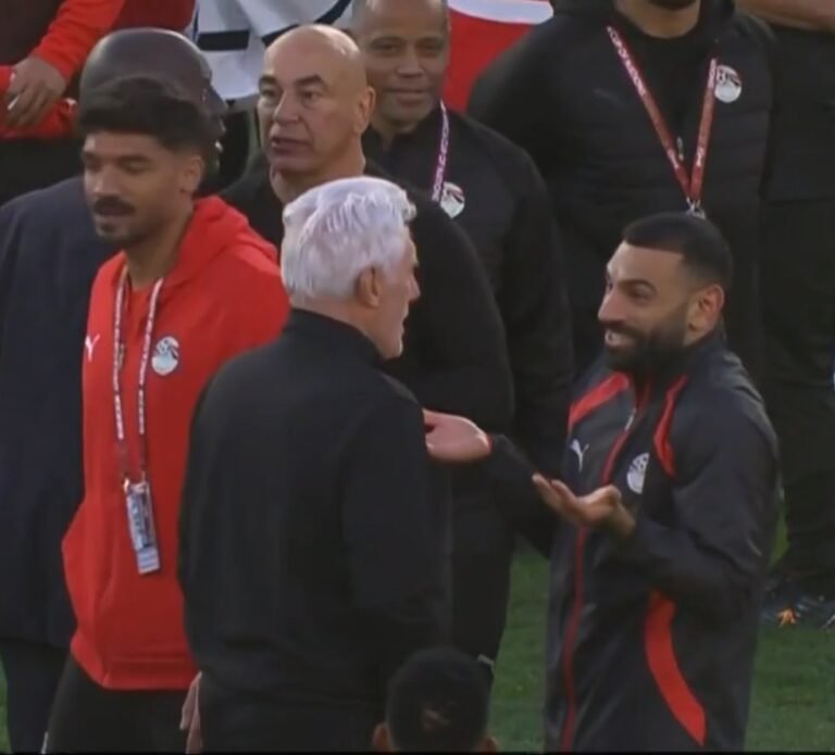 كشف حقيقة "حديث" محمد صلاح مع مدرب جنوب أفريقيا