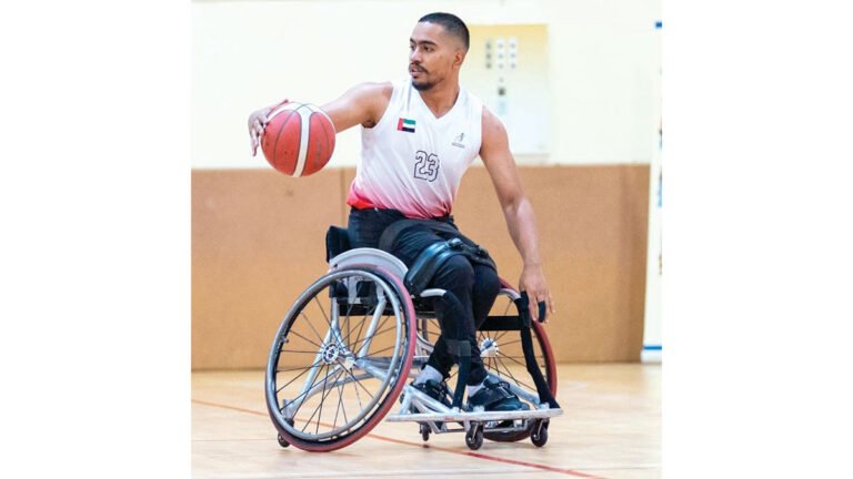 تحدى الشلل الدماغي وصنع المجد.. منصور النقبي يكتب قصته مع سلة الكراسي المتحركة