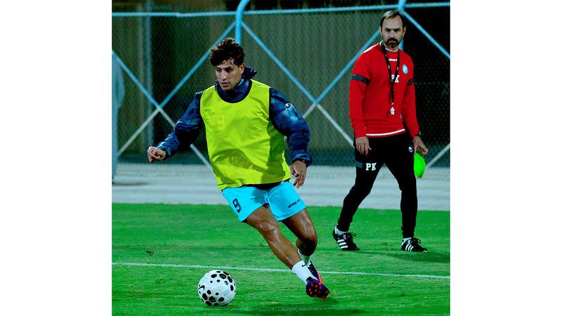 6 مفاتيح فنية تحكم مواجهة دبا والوصل