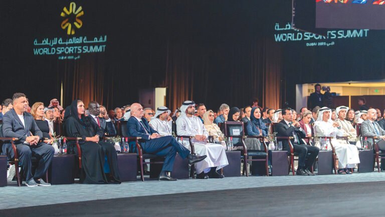 منصور بن محمد يشهد انطلاق أعمال «القمة العالمية للرياضة» في دبي