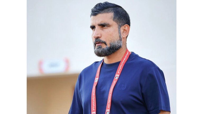 نادي الإمارات ينهي علاقته مع المدرب بدر طبيب